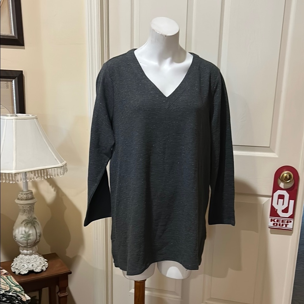 J. Jill Charcoal V-Neck Tunic. NWT. Wearever Collection.